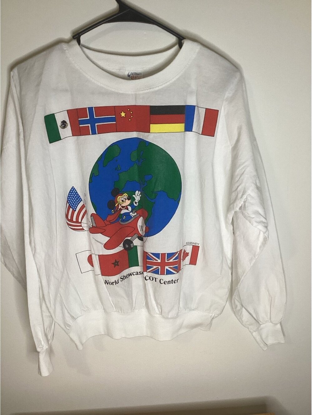 Vintage Disney World Showcase Epcot Center Long sleeve